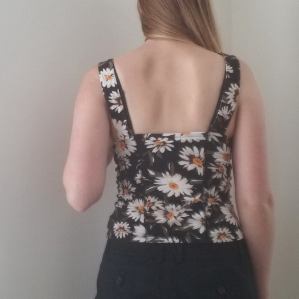 Kimchi Blue Daisy Scalloped Button Up Tank Top - Picture 2 of 7